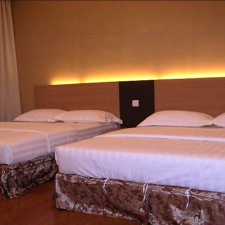 Lbs Hotel Черас Екстериор снимка